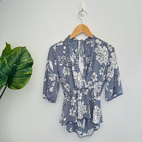 Charlotte Russe Tops - CHARLOTTE RUSSE | Floral Navy & White Blouse Cinched Waist Size Small